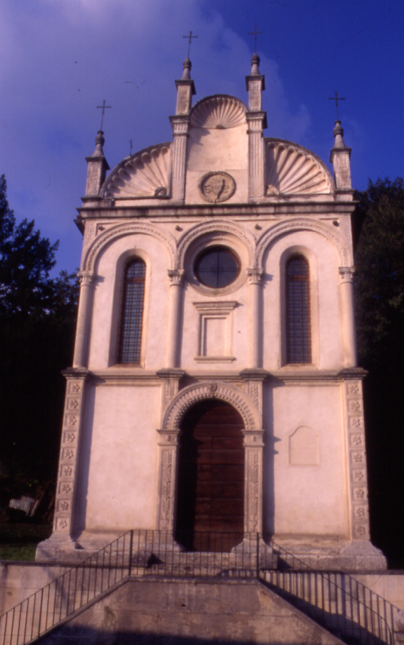 CHIESETTA REVESE